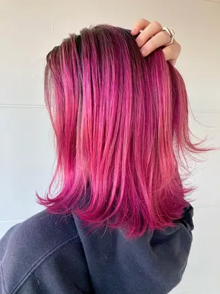 ミディアム タカツド ユウキのヘアスタイル