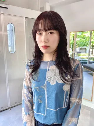 ミディアム サトウ ナナのヘアスタイル