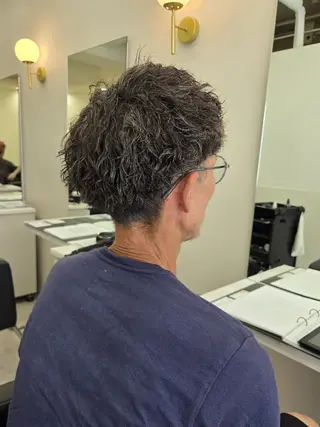ショート パーマ 桐島 令奈のヘアスタイル