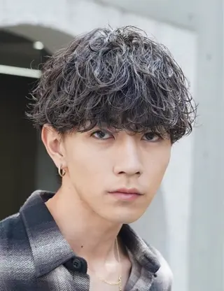 パーマ 中谷海里/フェザー パーマ/スパイキーのヘアスタイル
