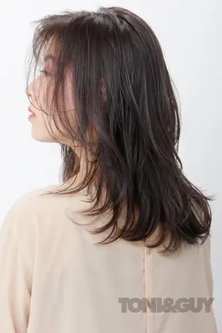 ミディアム カラー パーマ KONOMI スタイリストのヘアスタイル