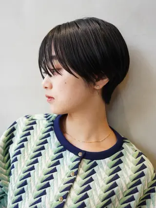ショート 切りっぱなしボブ/ 艶カラー/綾莉のヘアスタイル