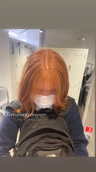 ミディアム カラー 抜け感レイヤー︴ ニュアンスカラーのヘアスタイル