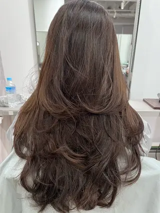 ロング カラー 艶ハイトーン🔆 ️️️安座間 希のヘアスタイル