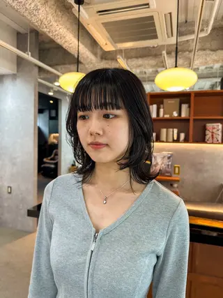 ミディアム アライ ナタカのヘアスタイル