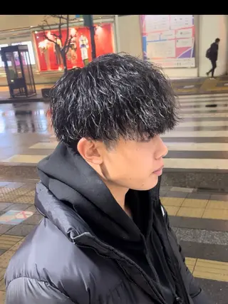 パーマ メンズ k jの眉毛・アイブロウイメージ