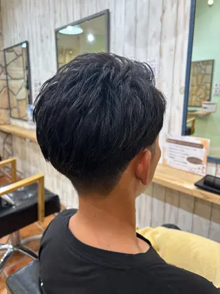 ショート メンズ 三嶋 陽友のヘアスタイル