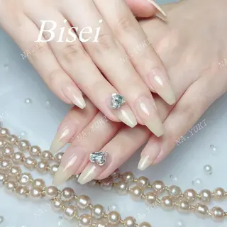 ネイル 🦋 Queenieのネイルデザイン
