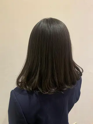 ミディアム 小西 美帆のヘアスタイル
