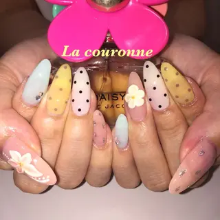 ネイル Lacouronne NATSUMIのネイルデザイン