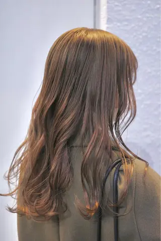 セミロング カラー よしだ とおいのヘアスタイル
