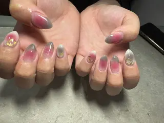 ネイル LAVISH 大和店 emi・:*+のネイルデザイン