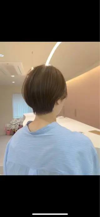 ショート 中村拓磨 明るい白髪染めのヘアスタイル