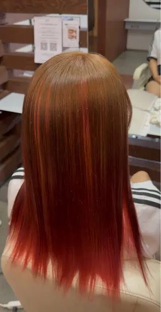ロング カラー LiL しおんのヘアスタイル