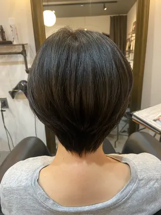 ショート ホシヤ ナオのヘアスタイル
