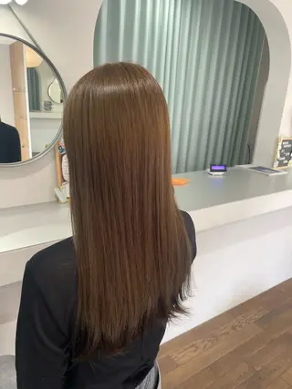 ロング カラー lutz／ MIONのヘアスタイル