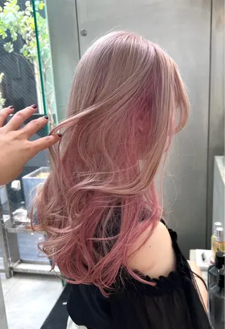 ロング カラー CHERIEブリーチ ダブルカラー 天神のヘアスタイル