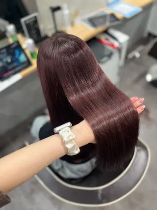 ロング カラー 𝐚𝐤𝐢𝐡𝐚 暖色🤍上品カラーのヘアスタイル