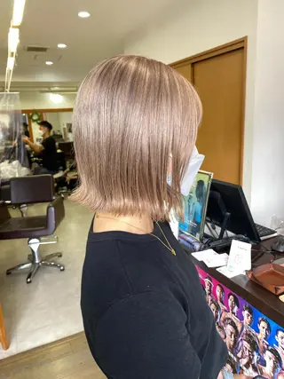 ショート カラー ブリーチカラー🫧 森　凪沙のヘアスタイル