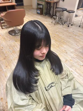 ロング レディースレイヤー× 透明感カラー/紗彩のヘアスタイル