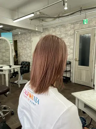 セミロング フェードパーマ 新倉幸之助のヘアスタイル