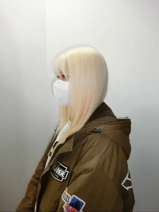 セミロング カラー 🧤高明度ハイトーン 🧤莉音のヘアスタイル
