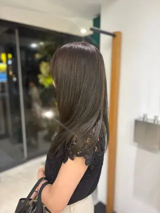 カラー ハッシュカット🍒 ボルドーカラー愛希子のヘアスタイル