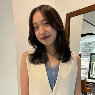 ミディアム カラー 的場 莉音のヘアスタイル