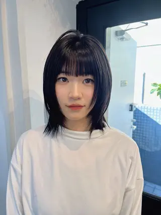 ミディアム Airi 韓国y2k ハイレイヤーのヘアスタイル