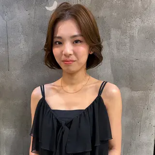 ショート カラー くびれレイヤー/艶 カラー　MADOKAのヘアスタイル