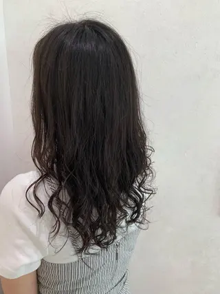 ロング パーマ ハイトーンカラー🤍 山下 優華のヘアスタイル