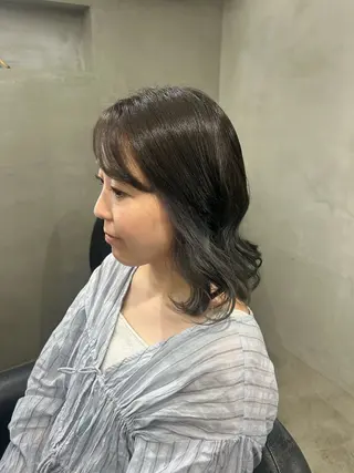 ミディアム Something MOMOKAのヘアスタイル