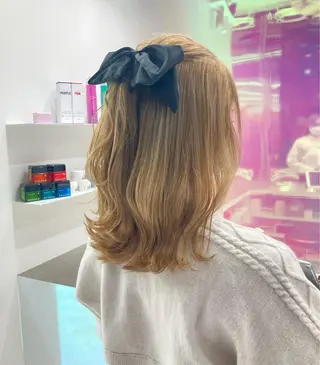 ミディアム カラー パーマ ヘアアレンジ メンズ キッズ ネイル マツエク・マツパ アイブロウ KANAMI 🌏のヘアスタイル