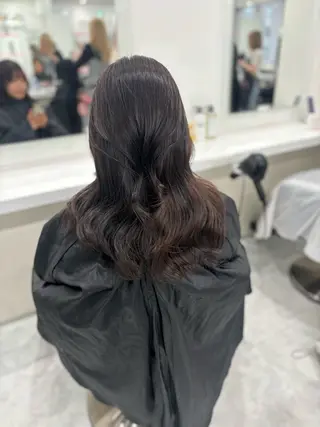 ロング 赤髪/ワインレッド/ 韓国系 まなかのヘアスタイル