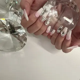 ネイル lavia🖤 ayumiのネイルデザイン