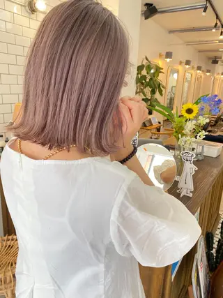 ミディアム カラー 顔周りレイヤーカット ブリーチminamiのヘアスタイル