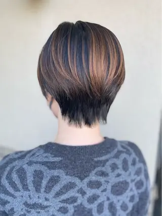 ショート 沢田 瞳のヘアスタイル
