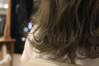 セミロング 透明感カラー🇰🇷 レイヤー✨桑原　研太のヘアスタイル
