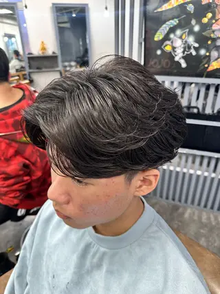 パーマ メンズ センターパート/ニュ アンス/フェザー特化のヘアスタイル