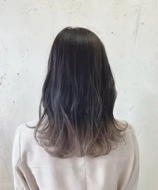 ミディアム カラー 透明感カラー🎀/ 寒色カラー/マツエクのヘアスタイル
