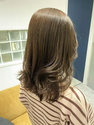 セミロング カラー 【safric】 NAOのヘアスタイル