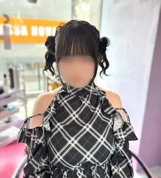 ミディアム ヘアアレンジ TOY🐈‍⬛🎀 派手髪/地雷系のヘアスタイル