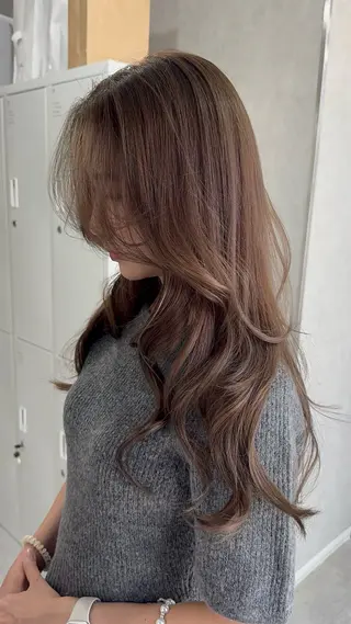 ロング カラー 赤み無し柔らかカラー 【梅田】madokaのヘアスタイル