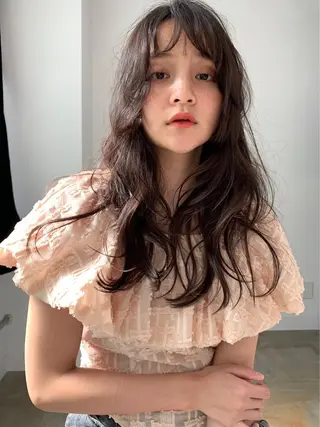 カラー 山本 和弥のヘアスタイル