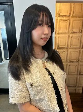 セミロング naco透明感カラー レイヤーカット🩰のヘアスタイル