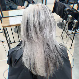 セミロング カラー ハイトーン/レイヤー しゅーたのヘアスタイル