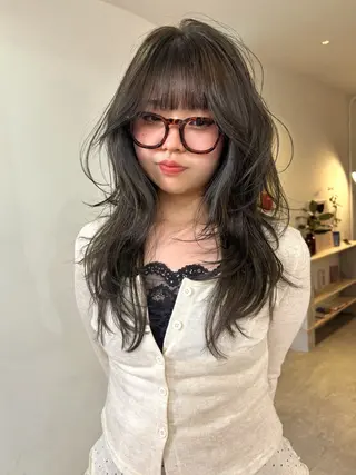 ロング カラー mizuki/ピンク ベージュ.レイヤーのヘアスタイル
