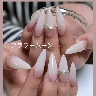 ネイル フラワー ムーンのネイルデザイン