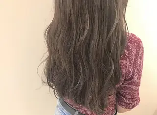 カラー ミヤワキ モモコのヘアスタイル