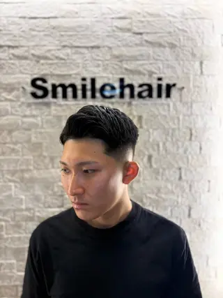 ショート メンズ フェードとパーマ特化 小池 魔裟斗のヘアスタイル